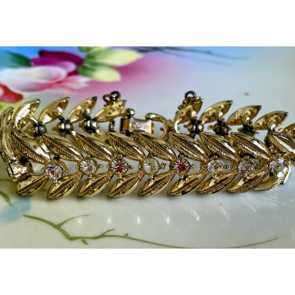 Vintage 1950s Coro Gold Tone Leaf Bracelet With Rhinestones - Picture 2 of 11